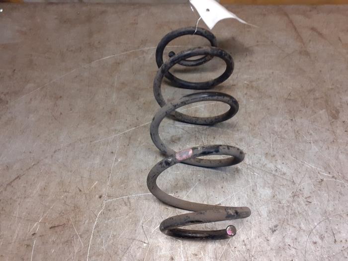 Bakre spolfjäder från en Suzuki Celerio (LF) 1.0 12V 2015