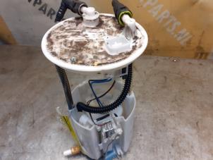 Gebruikte Benzinepomp Suzuki Grand Vitara II (JT) 2.0 16V Prijs € 95,00 Margeregeling aangeboden door Yellow Parts