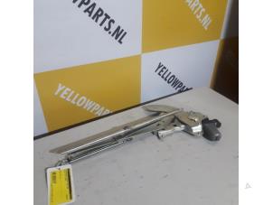 Gebruikte Ruitmechaniek 2Deurs links-voor Suzuki Alto 1.0 12V Prijs € 35,00 Margeregeling aangeboden door Yellow Parts