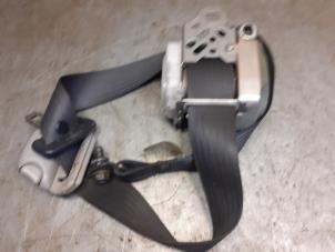 Gebruikte Gordelspanner links Suzuki Swift (ZA/ZC/ZD1/2/3/9) 1.3 DDis 16V Prijs € 69,00 Margeregeling aangeboden door Yellow Parts