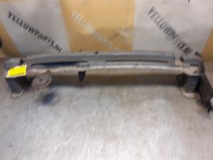 Begagnade Främre stötfångarram Suzuki Alto 1.0 12V Pris € 89,00 Marginaltabell erbjuds av Yellow Parts