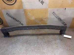 Begagnade Främre stötfångarram Suzuki Alto 1.0 12V Pris € 45,00 Marginaltabell erbjuds av Yellow Parts