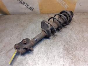 Gebruikte Schokdemperpoot rechts-voor Suzuki Celerio (LF) 1.0 12V Prijs € 59,00 Margeregeling aangeboden door Yellow Parts