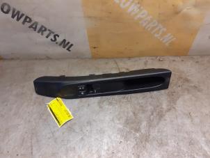 Gebruikte Schakelaar Elektrisch Raam Suzuki Celerio (LF) 1.0 12V Prijs € 34,99 Margeregeling aangeboden door Yellow Parts