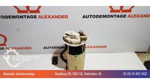 Begagnade Elektrisk bränslepump Renault Laguna II Grandtour (KG) 2.0 16V Pris € 50,00 Marginaltabell erbjuds av Alexander Autodemontage