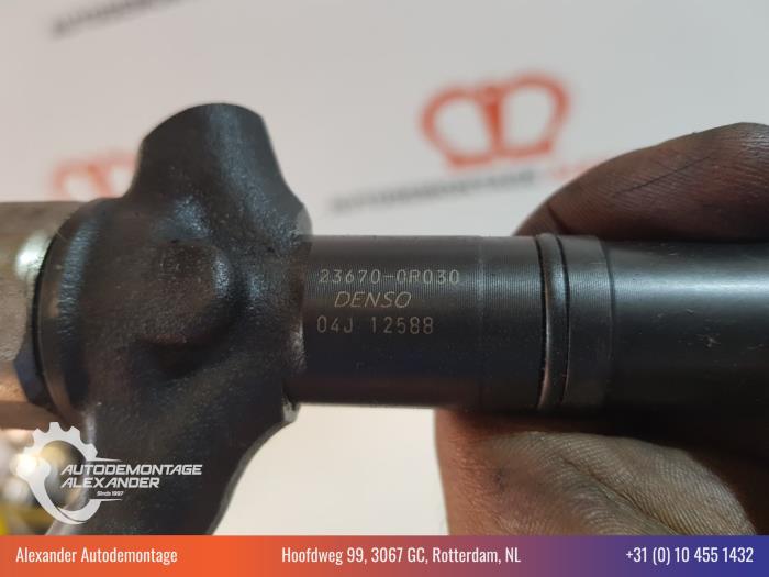 Insprutare (diesel) från en Toyota Avensis Wagon (T25/B1E) 2.0 16V D-4D-F 2009