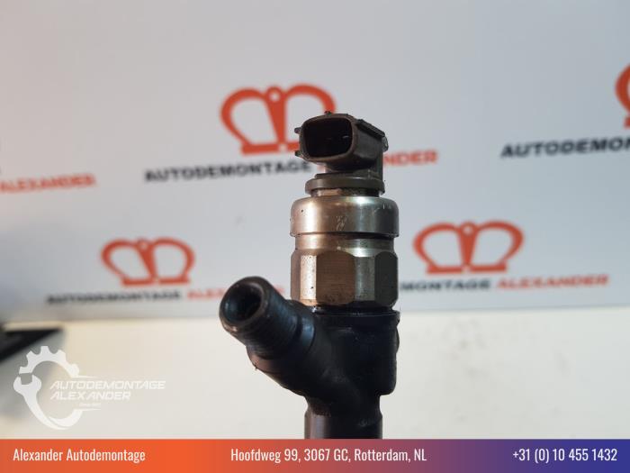 Insprutare (diesel) från en Toyota Avensis Wagon (T25/B1E) 2.0 16V D-4D-F 2009
