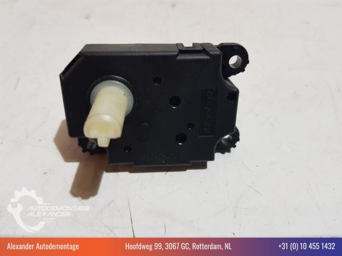 Värmarventil, motor från en Mitsubishi Outlander (GF/GG) 2.0 16V PHEV 4x4 2014