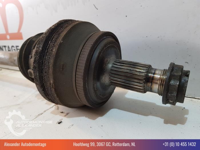 Drivaxel, höger bak från en Mercedes-Benz C (W204) 2.2 C-180 CDI 16V BlueEFFICIENCY 2013