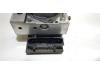 ABS-pump från en Opel Corsa C (F08/68) 1.0 12V Twin Port 2004