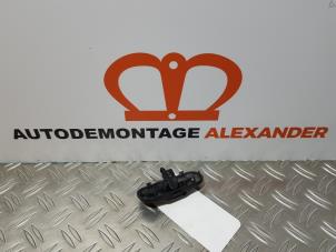 Begagnade Skydd, strålkastarspolare, vänster Volkswagen Golf VII (AUA) 1.2 TSI 16V Pris € 15,00 Marginaltabell erbjuds av Alexander Autodemontage
