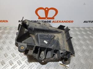 Używane Pojemnik na akumulator Skoda Fabia II Combi 1.2 TDI 12V Greenline Cena na żądanie oferowane przez Alexander Autodemontage