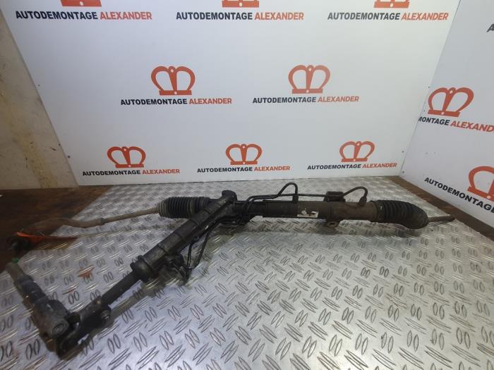 Servostyrningsbox från en Renault Trafic New (FL) 2.5 dCi 16V 115 FAP 2009