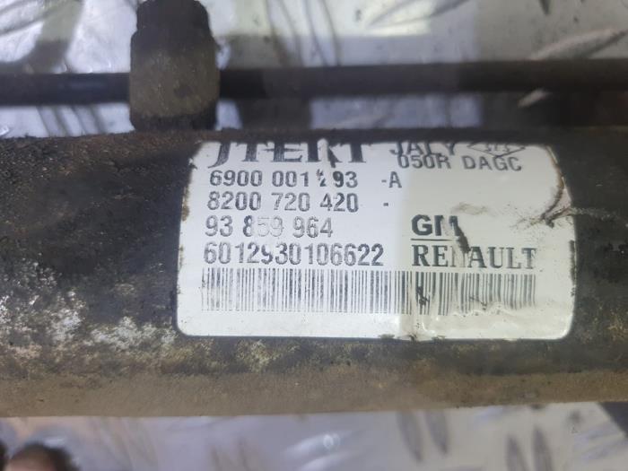 Servostyrningsbox från en Renault Trafic New (FL) 2.5 dCi 16V 115 FAP 2009