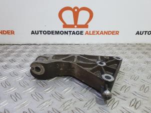 Gebruikte Motorsteun Opel Astra H Twin Top (L67) 1.6 16V Prijs op aanvraag aangeboden door Alexander Autodemontage