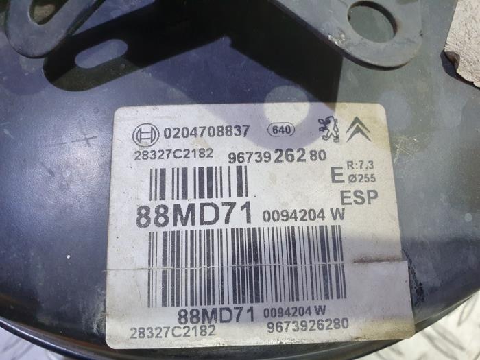 Bromsservo från en Peugeot 308 SW (4E/H) 1.6 HDi 16V FAP 2013