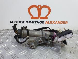 Gebruikte Kontaktslot + Sleutel Volkswagen Transporter/Caravelle T5 2.5 TDi Prijs € 70,00 Margeregeling aangeboden door Alexander Autodemontage