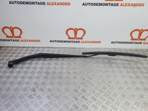 Begagnade Främre torkararm Nissan Qashqai (J11) 1.5 dCi DPF Pris på förfrågan erbjuds av Alexander Autodemontage