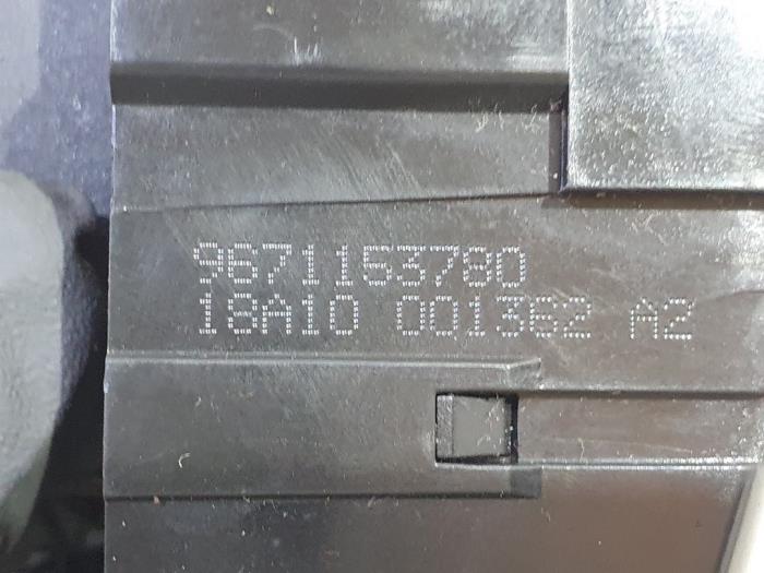 Låsmekanism, baklucka från en Citroën C4 Grand Picasso (UA) 2.0 HDiF 16V 135 2010