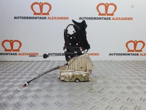 Begagnade Dörrlåsmekanism, 4-dörrars, höger fram Mercedes A (W169) 2.0 A-160 CDI 16V 5-Drs. Pris € 100,00 Marginaltabell erbjuds av Alexander Autodemontage