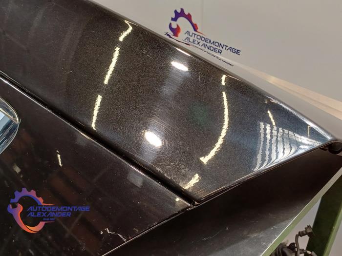 Baklucka från en Mercedes-Benz E (W211) 2.2 E-200 CDI 16V 2004