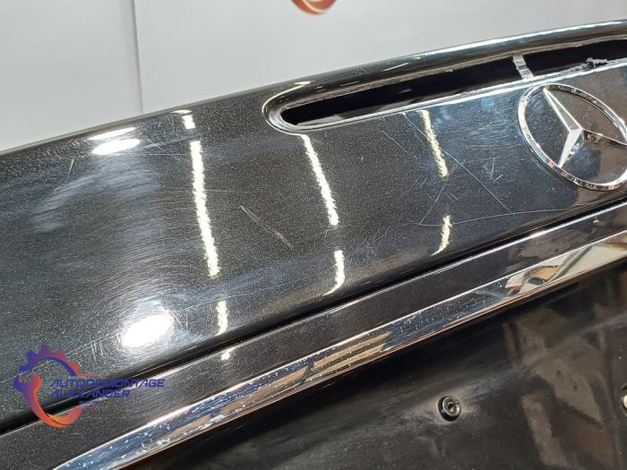 Baklucka från en Mercedes-Benz E (W211) 2.2 E-200 CDI 16V 2004