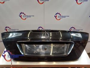 Begagnade Baklucka Mercedes E (W211) 2.2 E-200 CDI 16V Pris € 150,00 Marginaltabell erbjuds av Alexander Autodemontage