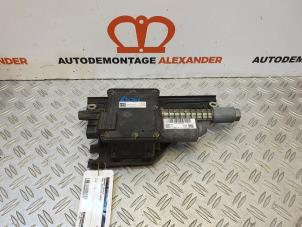 Gebruikte Handrem Module Opel Insignia 2.0 CDTI 16V 163 Ecotec Prijs op aanvraag aangeboden door Alexander Autodemontage