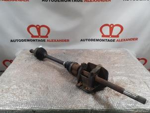 Begagnade Drivaxel, höger fram Opel Vivaro A 2.5 CDTI 16V Pris € 80,00 Marginaltabell erbjuds av Alexander Autodemontage