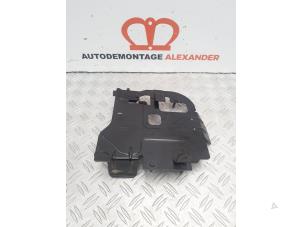 Używane Pojemnik na akumulator Ford Courier (J3/5) 1.8 D Cena na żądanie oferowane przez Alexander Autodemontage