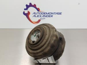 Gebruikte Motorsteun Mercedes CLK (C209) 3.2 320 V6 18V Prijs op aanvraag aangeboden door Alexander Autodemontage