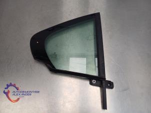 Gebruikte Ruit Extra 4Deurs rechts-achter Volkswagen Jetta IV (162/16A) 1.6 TDI 16V Prijs € 70,00 Margeregeling aangeboden door Alexander Autodemontage