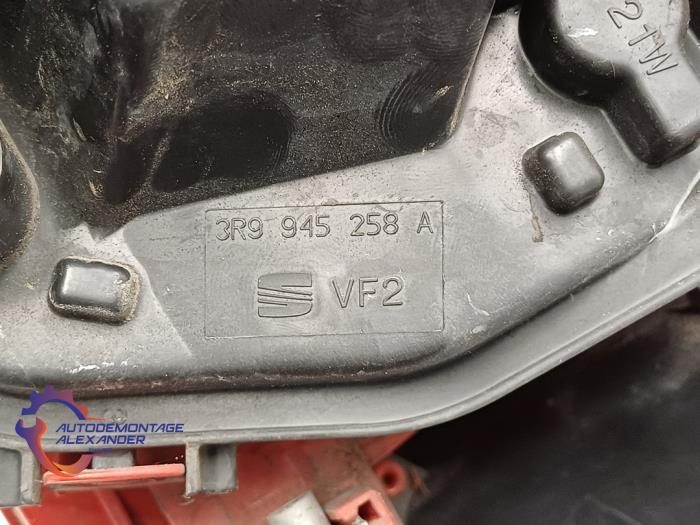 Baklykta, höger från en Seat Exeo ST (3R5) 1.8 TSI 16V 2012
