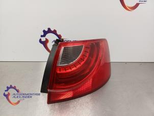 Begagnade Baklykta, höger Seat Exeo ST (3R5) 1.8 TSI 16V Pris € 139,99 Marginaltabell erbjuds av Alexander Autodemontage