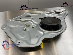Begagnade Fönstermekanism för bakre dörr, 4-dörrars, höger Volkswagen Golf VI Variant (AJ5/1KA) 2.0 TDI 16V Pris € 29,95 Inklusive moms erbjuds av Alexander Autodemontage