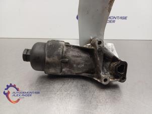 Begagnade Oljefilterhus Mercedes B (W245) 2.0 B-180 CDI 16V Pris € 24,99 Marginaltabell erbjuds av Alexander Autodemontage