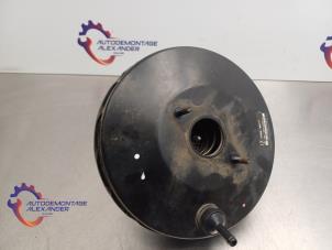 Gebruikte Rembekrachtiger Toyota Yaris II (P9) 1.0 12V VVT-i Prijs op aanvraag aangeboden door Alexander Autodemontage