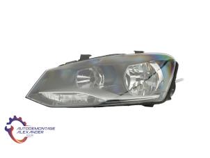 Nieuwe Koplamp links Volkswagen Polo Prijs € 120,00 Inclusief btw aangeboden door Alexander Autodemontage