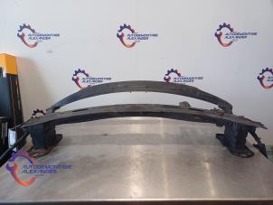 Gebruikte Bumperframe voor Kia Sorento III (UM) 2.2 CRDi 16V VGT 4x4 Prijs € 400,00 Margeregeling aangeboden door Alexander Autodemontage