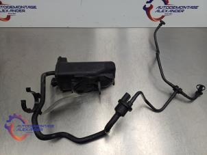 Begagnade Bränslefilterhus Volkswagen Golf VI (5K1) 1.4 TSI 122 16V Pris € 50,00 Marginaltabell erbjuds av Alexander Autodemontage