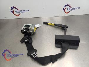 Begagnade Främre säkerhetsbälte, vänster Opel Combo Cargo 1.2 110 Pris € 250,00 Marginaltabell erbjuds av Alexander Autodemontage