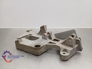 Begagnade Övre fäste, generator Skoda Octavia (1Z3) 1.6 MPI Pris på förfrågan erbjuds av Alexander Autodemontage