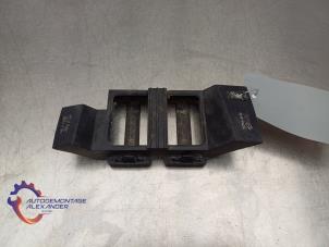 Używane Wspornik (rózne) Mercedes E (W212) E-350 CGI V6 24V BlueEfficiency Cena € 20,00 Z VAT oferowane przez Alexander Autodemontage