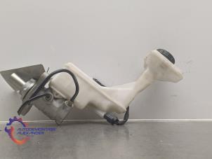 Używane Glówny cylinder hamulcowy Nissan Qashqai (J11) 1.6 dCi Cena na żądanie oferowane przez Alexander Autodemontage