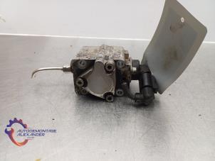 Begagnade Mekanisk bränslepump Volkswagen Golf V (1K1) 1.6 FSI 16V Pris € 199,99 Marginaltabell erbjuds av Alexander Autodemontage