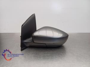 Używane Lusterko zewnetrzne lewe Volkswagen Polo V (6R) 1.6 TDI 16V 90 Cena € 60,00 Z VAT oferowane przez Alexander Autodemontage