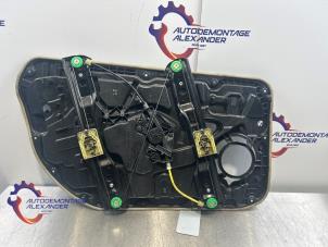 Begagnade Fönstermekanism, 4-dörrars, höger fram Volvo V40 (MV) 2.0 D3 16V Pris € 34,99 Inklusive moms erbjuds av Alexander Autodemontage