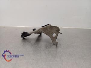 Używane Wspornik (rózne) Volkswagen Polo V (6R) 1.4 TDI 12V 75 Cena na żądanie oferowane przez Alexander Autodemontage