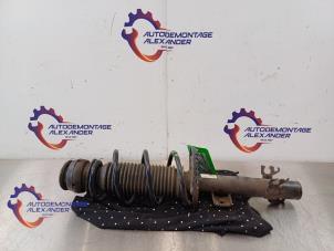 Gebruikte Schokdemper links-voor Volkswagen Up! (121) 1.0 12V 60 Prijs € 50,00 Inclusief btw aangeboden door Alexander Autodemontage