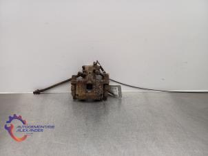 Begagnade Bakre bromsok, vänster Toyota Yaris III (P13) 1.5 16V Dual VVT-iE Pris på förfrågan erbjuds av Alexander Autodemontage